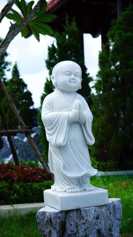 Tượng Chú Tiểu đá — 07-chap-tay-vuon