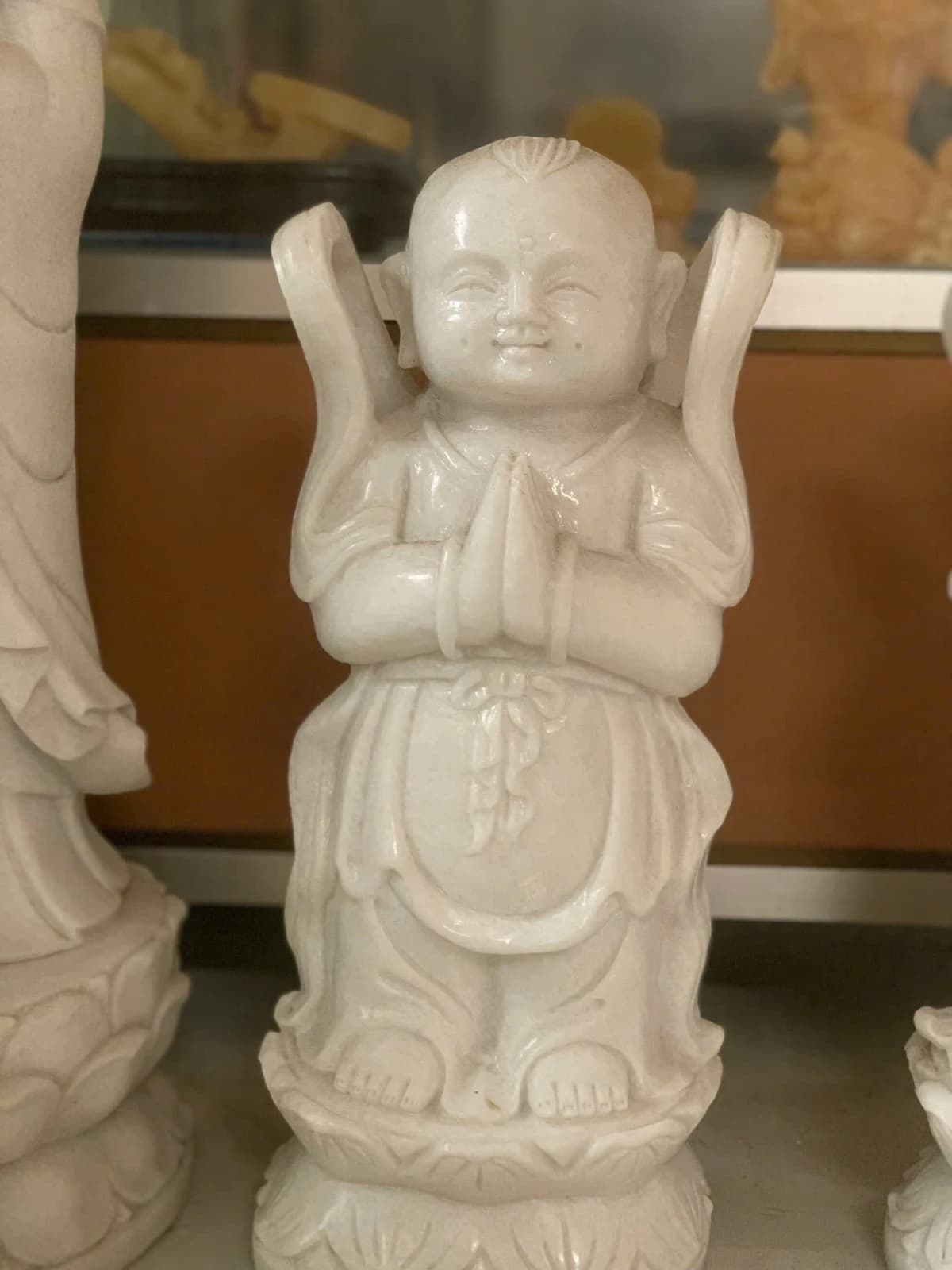 Tượng Chú Tiểu đá — ảnh chính