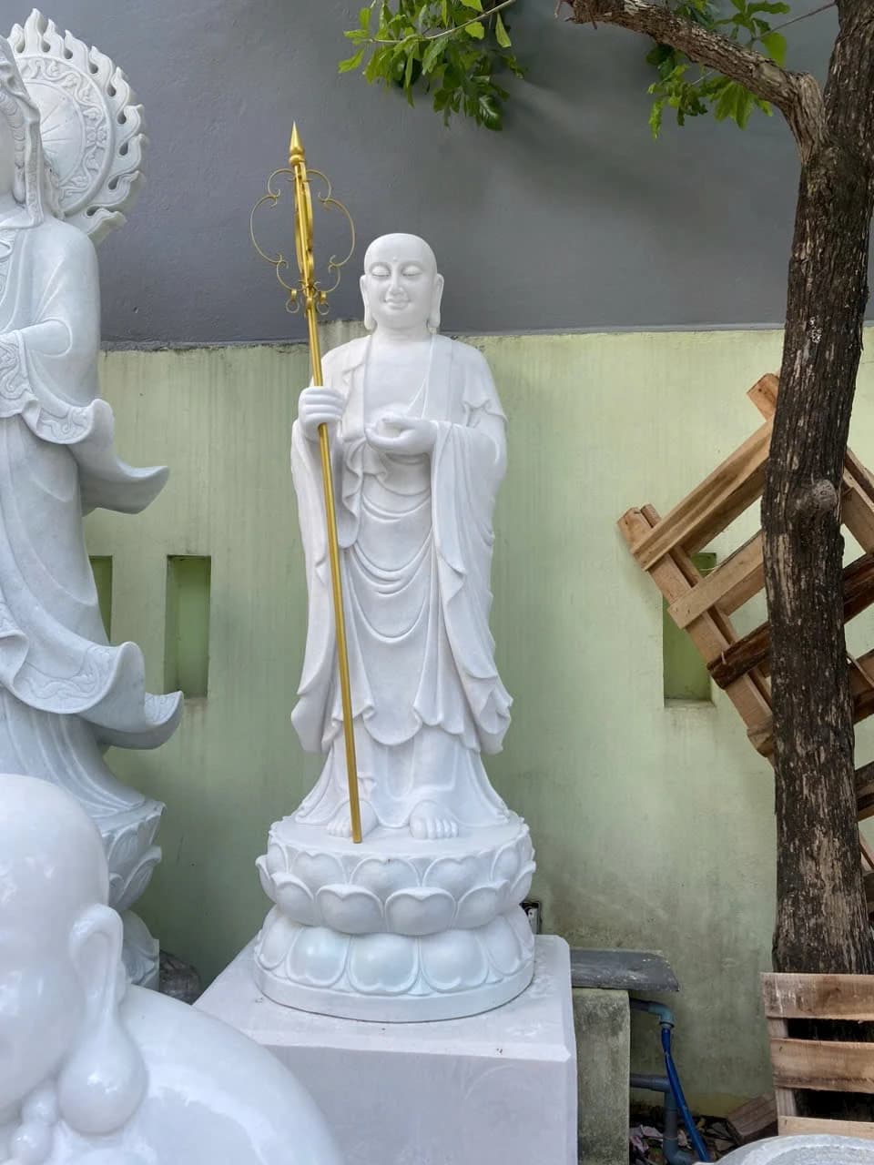Tượng Địa Tạng Bồ Tát đá — ảnh chính